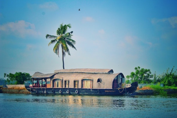 Explore kerala destination from mumbai