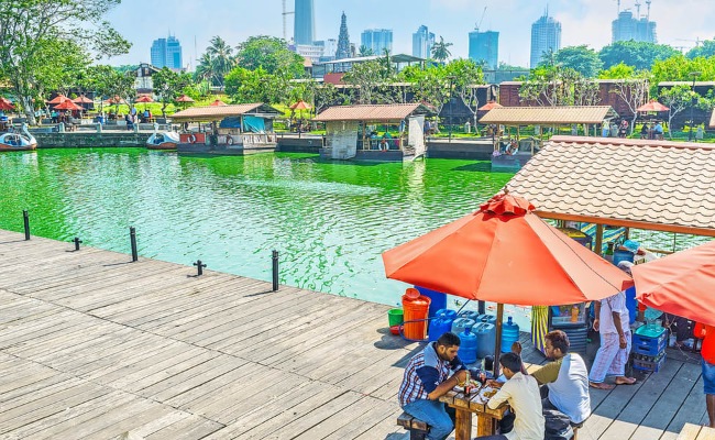 Pettah Floating Market – Visit