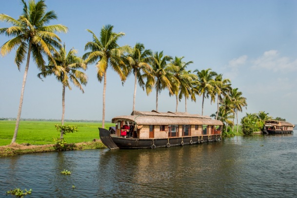 kerala houseboat packages