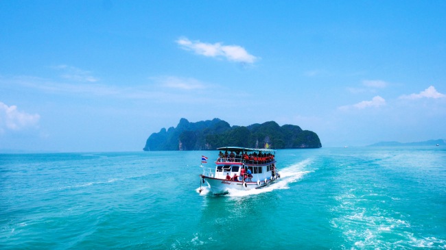 coral island  in thailand