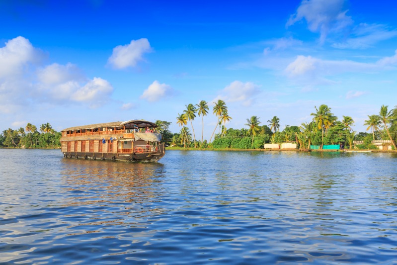 kerala backwaters houseboat tour packages