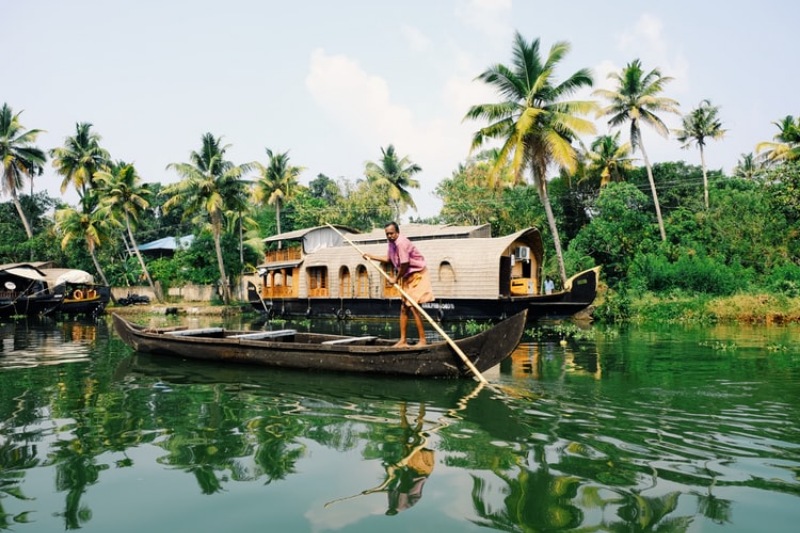 kerala backwaters houseboat tour packages