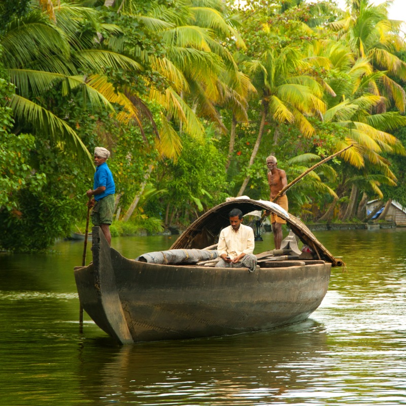 munnar houseboat honeymoon packages