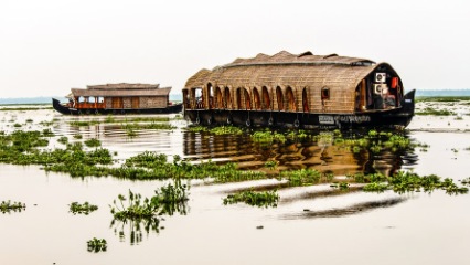 Thekkady to Alleppey Houseboat