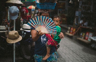 Sightseeing on Ulun Dhanu