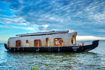 Munnar to Houseboat